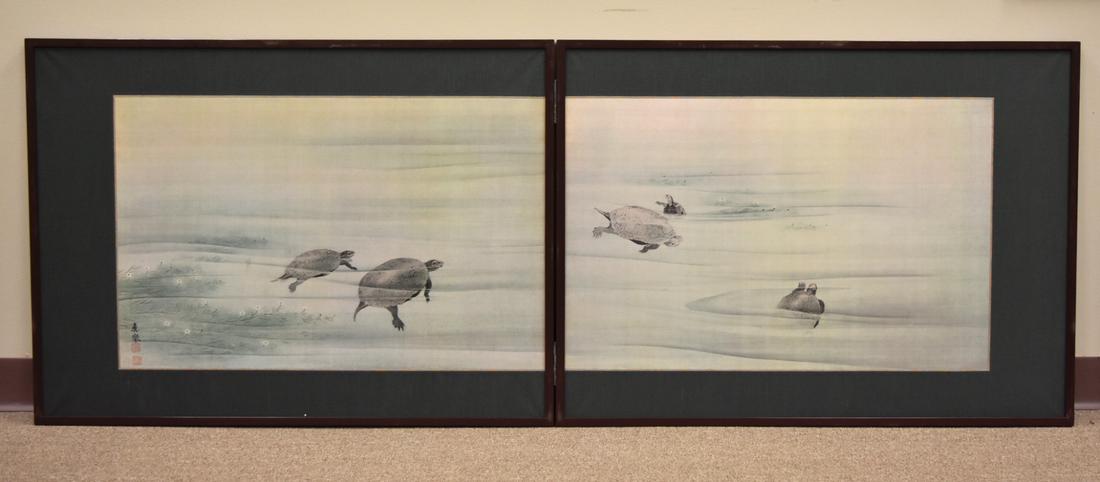 Japanese Signed Photo Screens of Turtle: Japanese photo screen, with paintings of 6 turtles swimming in the river, with Chinese artist name to the lower left, with red square seal marks H: 27.5"(69.8cm) D: 74.2"(188.4cm)Condition: in excelle