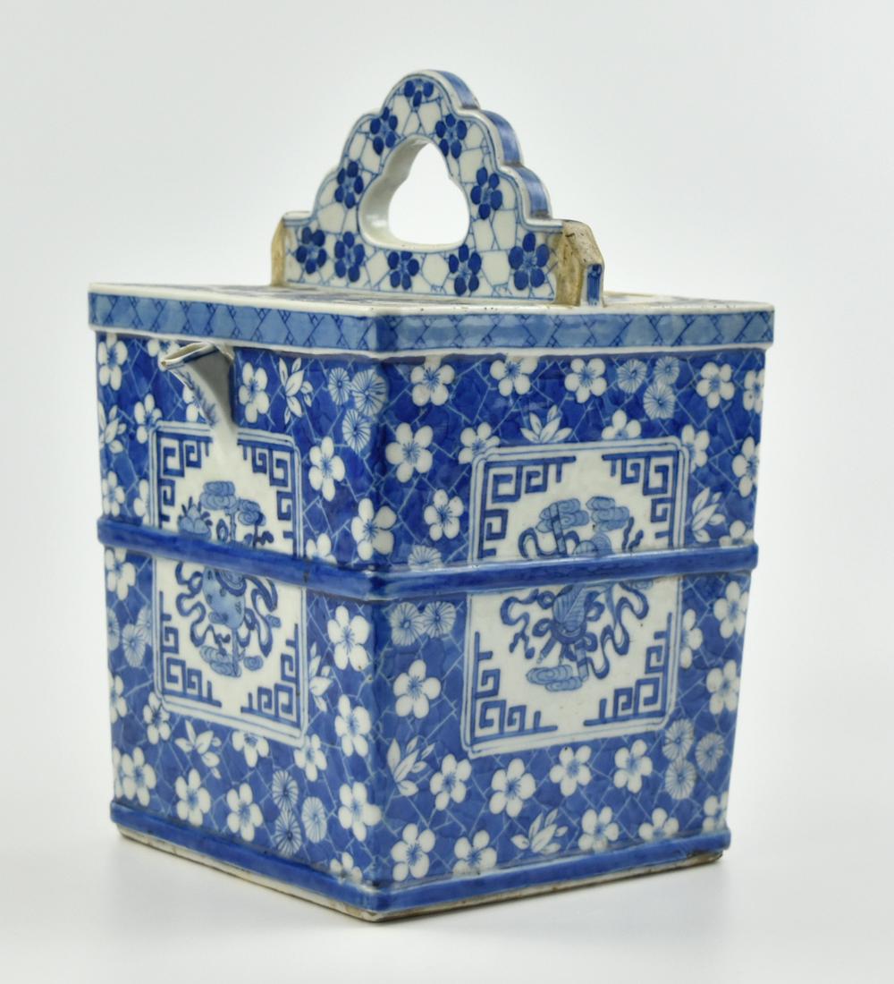Large Chinese Blue & White Teapot ,19th C. (1 of 12)