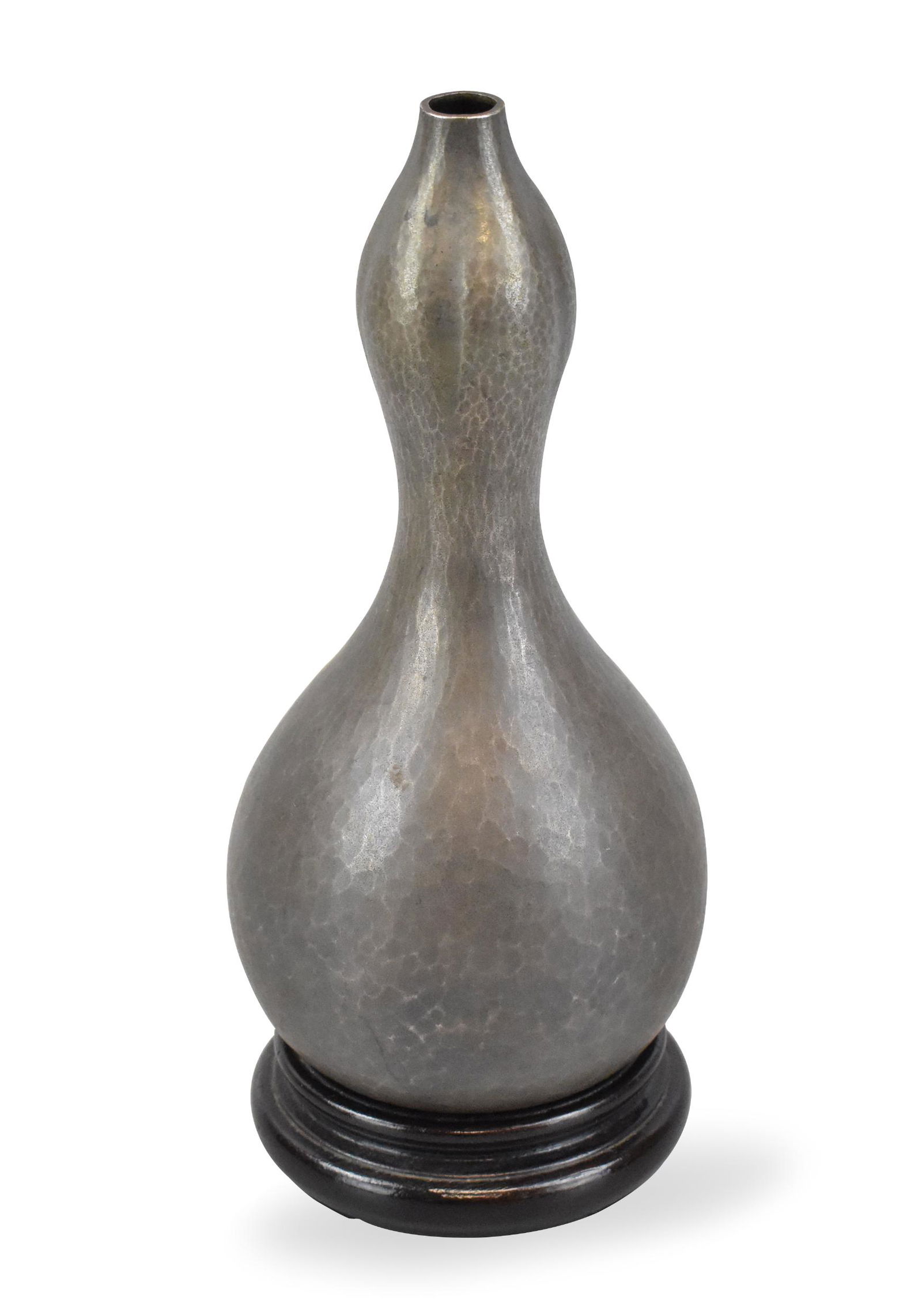 Japanese Silver Gourd Vase, Meiji Period (1 of 11)