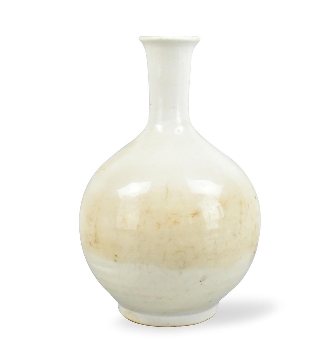 Korean White Glazed Bulbous Vase,16th C. (1 of 13)