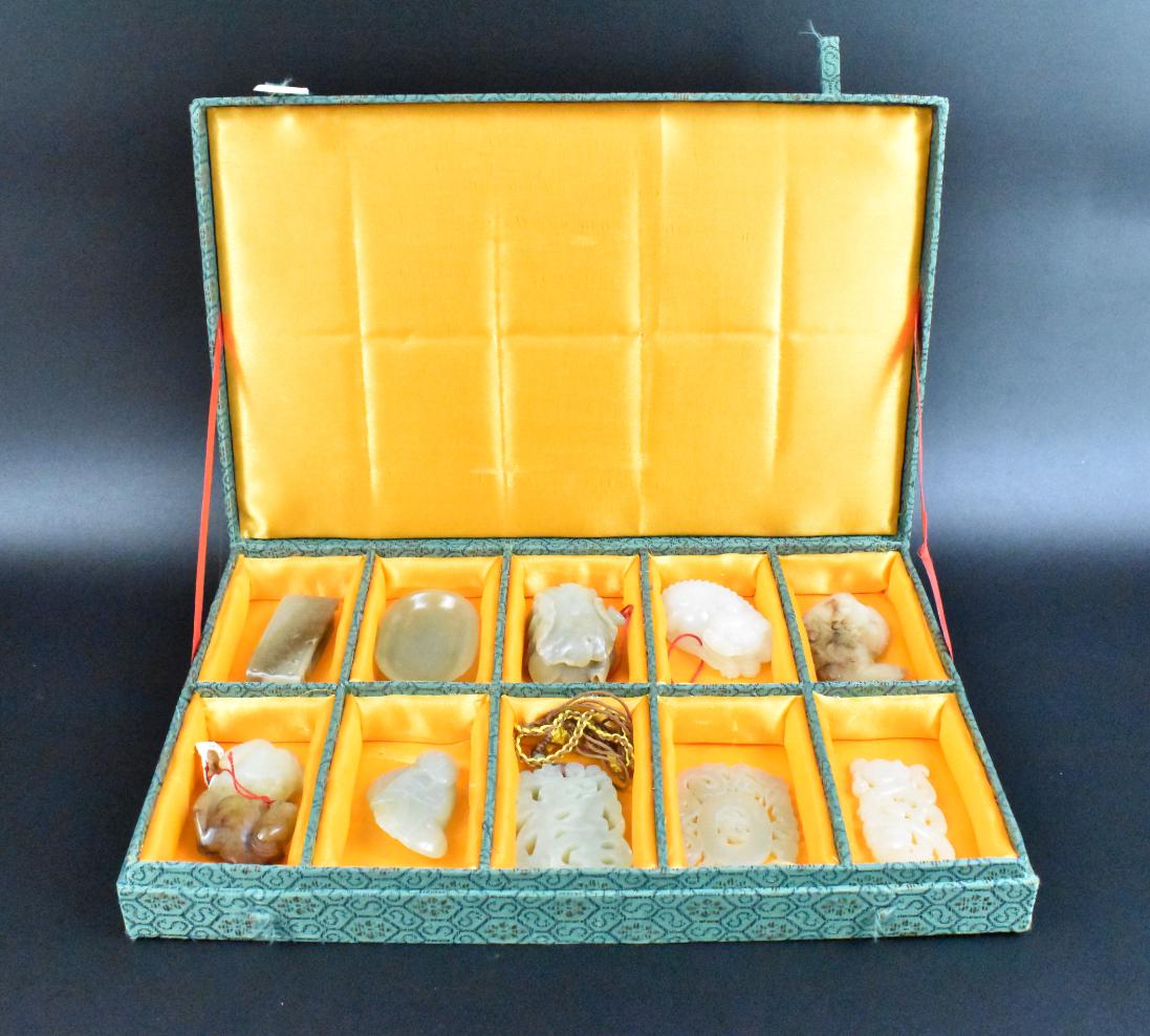 Group of 10 Chinese Jade Caving in Box, 19/20th C. (1 of 20)