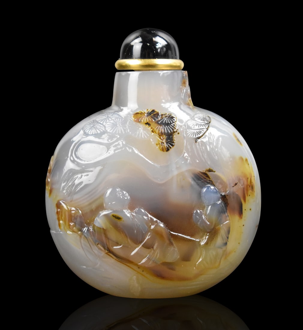 Chinese Agate Carved Snuff Bottle, Qing Dynasty (1 of 9)