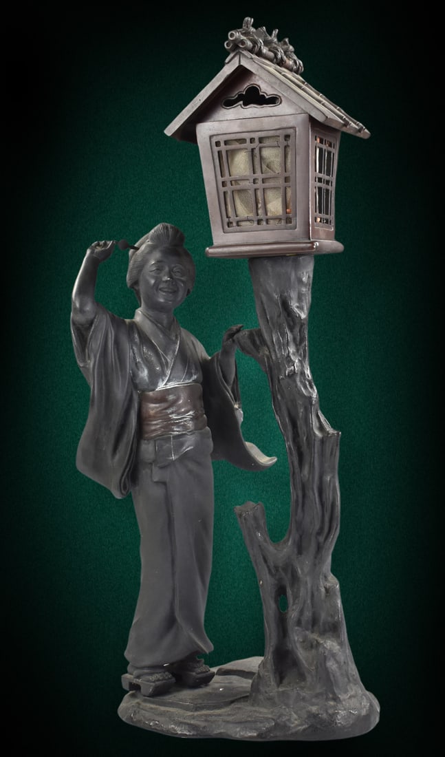 Large Japanese Bronze Lady & Lamp ,Meiji Period (1 of 13)
