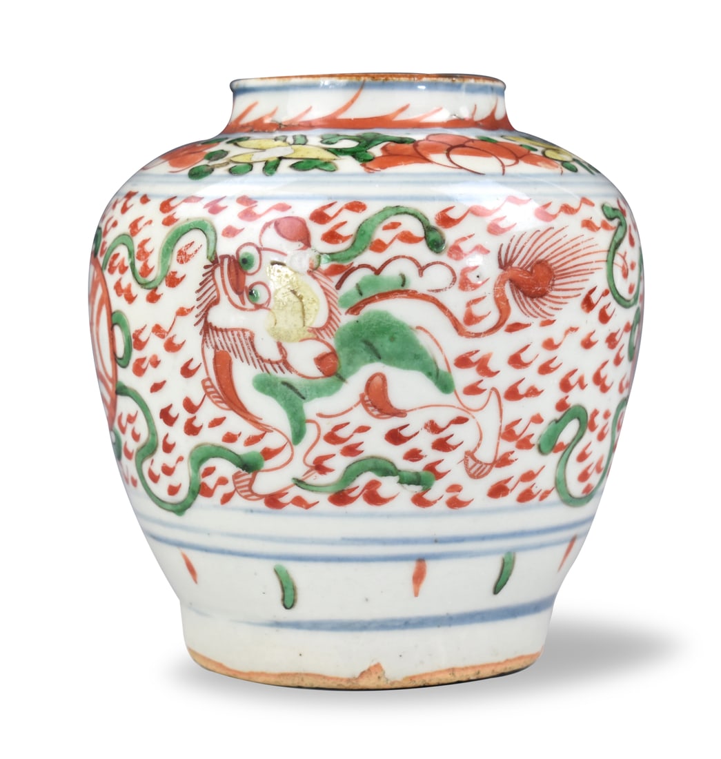 Chinese Wucai Foo Lion Jar, 17th C. (1 of 11)
