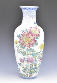 Chinese Famille Rose Floral Vase, ROC Period