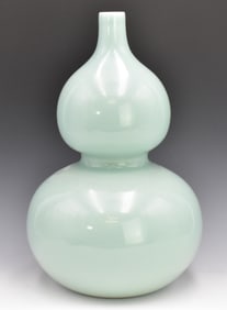 Chinese Celadon Glazed Gourd Vase, Qianlong Mark