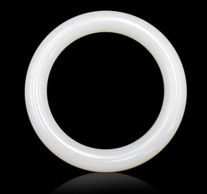 Chinese White Jade Carved Bangle, Qing Dynasty