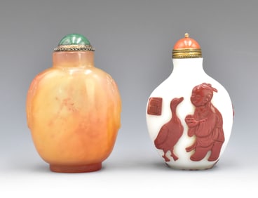 2 Chinese Agate & Peking Glass Snuff Bottle