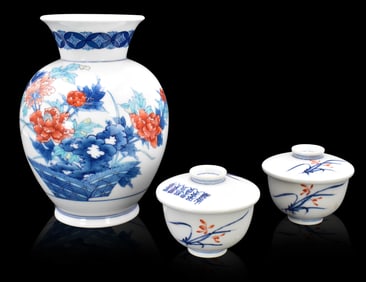 3 Japanese Kakeimon Bowls & Vase, Meiji Period