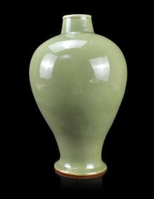 Chinese Longquan Celadon Meiping Vase,Ming Dynasty