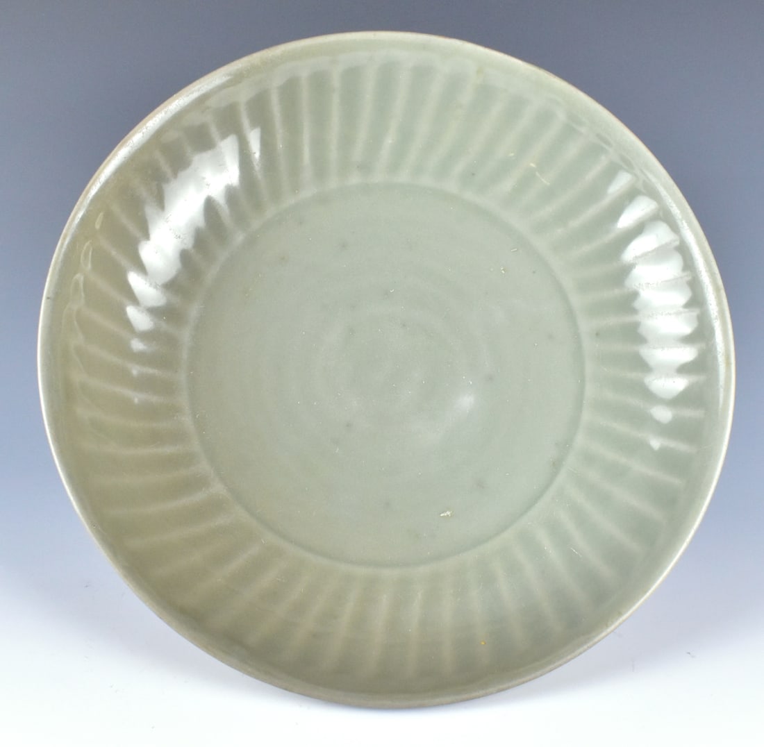Chinese Longquan Celadon Dish, Southern Song Dynas (1 of 9)
