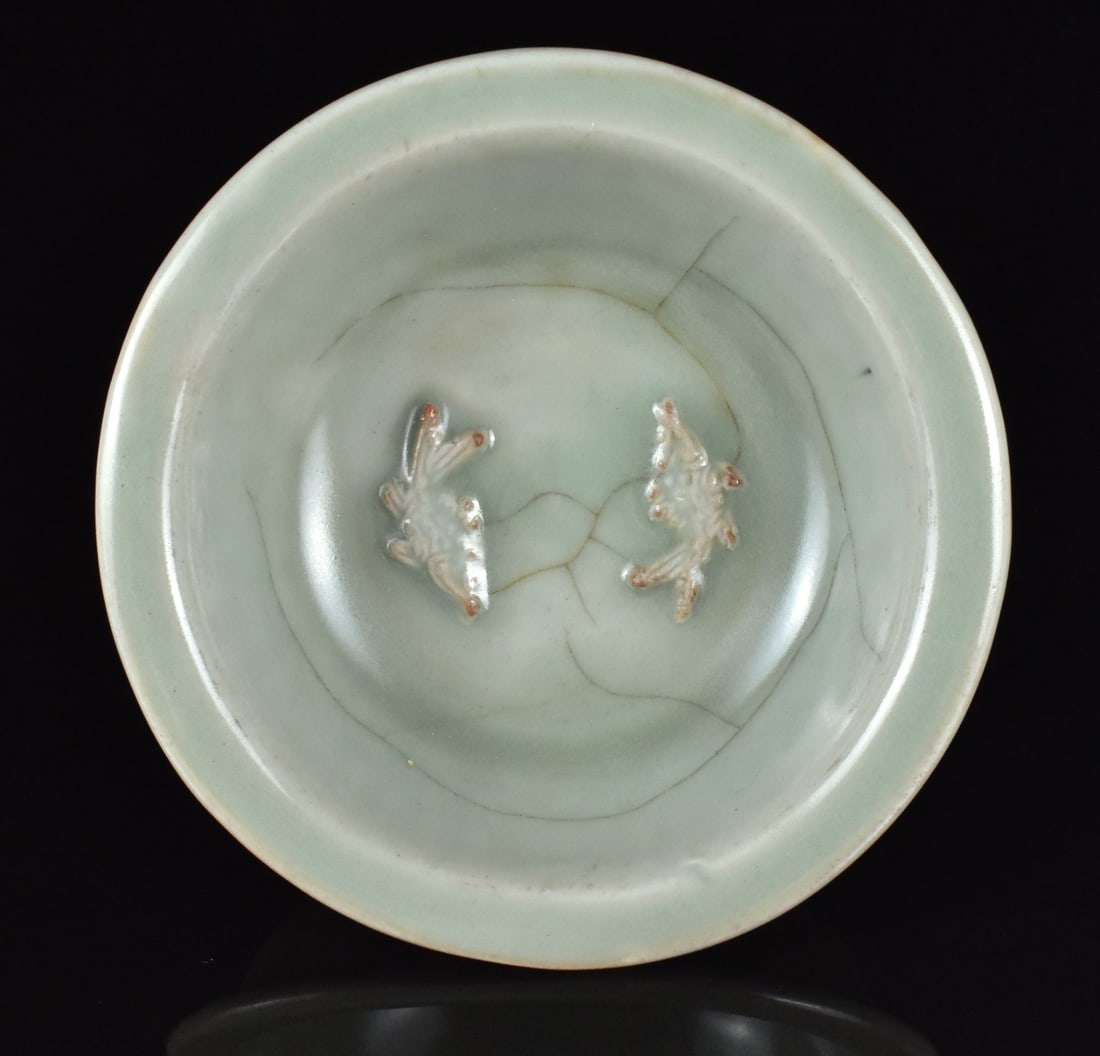 Chinese Longquan Celadon Twin Fish Washer, Yuan D.: 元代 龙泉青釉双鱼洗 A Chinese Longquan ware Celadon glazed twin fish washer, dated from Yuan Dynasty, Shallow washer with raised twin fish design