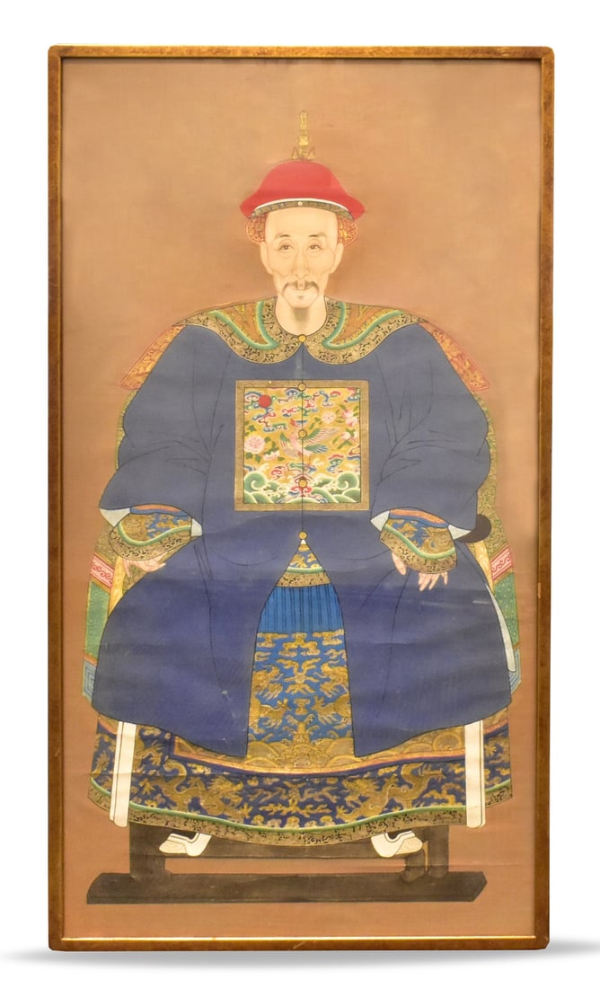 Chinese Emperor Painting on Silk, Qing Dynasty: 清代 设色绢本皇帝画像 Chinese Emperor painting on silk, dated from Qing Dynasty, framed by a gilt wooden frame Overall D: 46"(116.8 cm) x 25