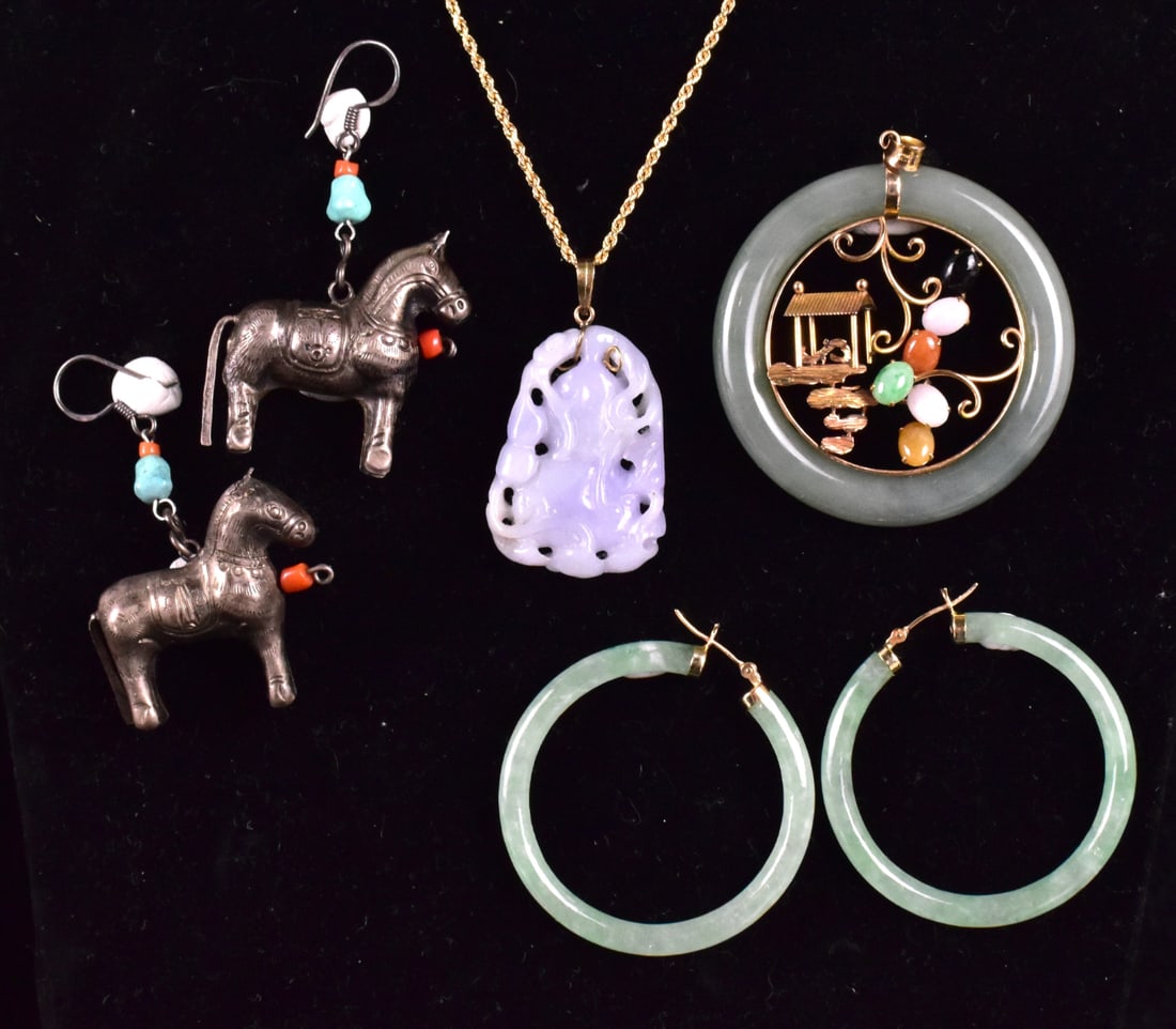 4 Chinese Jadeite Earrings,Pendant &2 SIlver Horse (1 of 13)