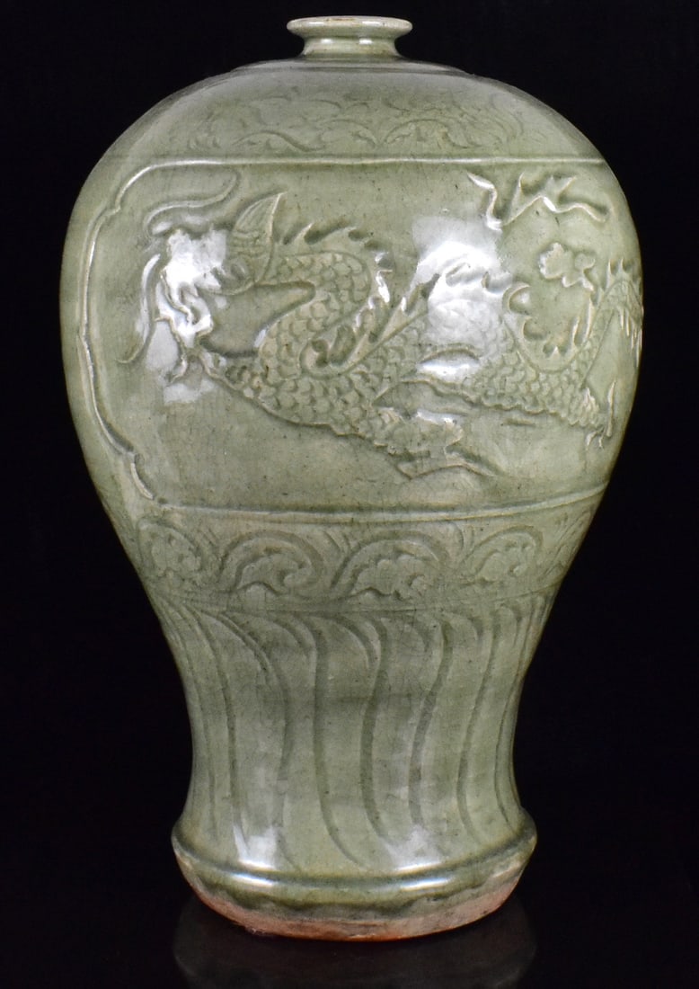 Large Chinese Celadon Dragon Meiping Vase, Ming D. (1 of 17)