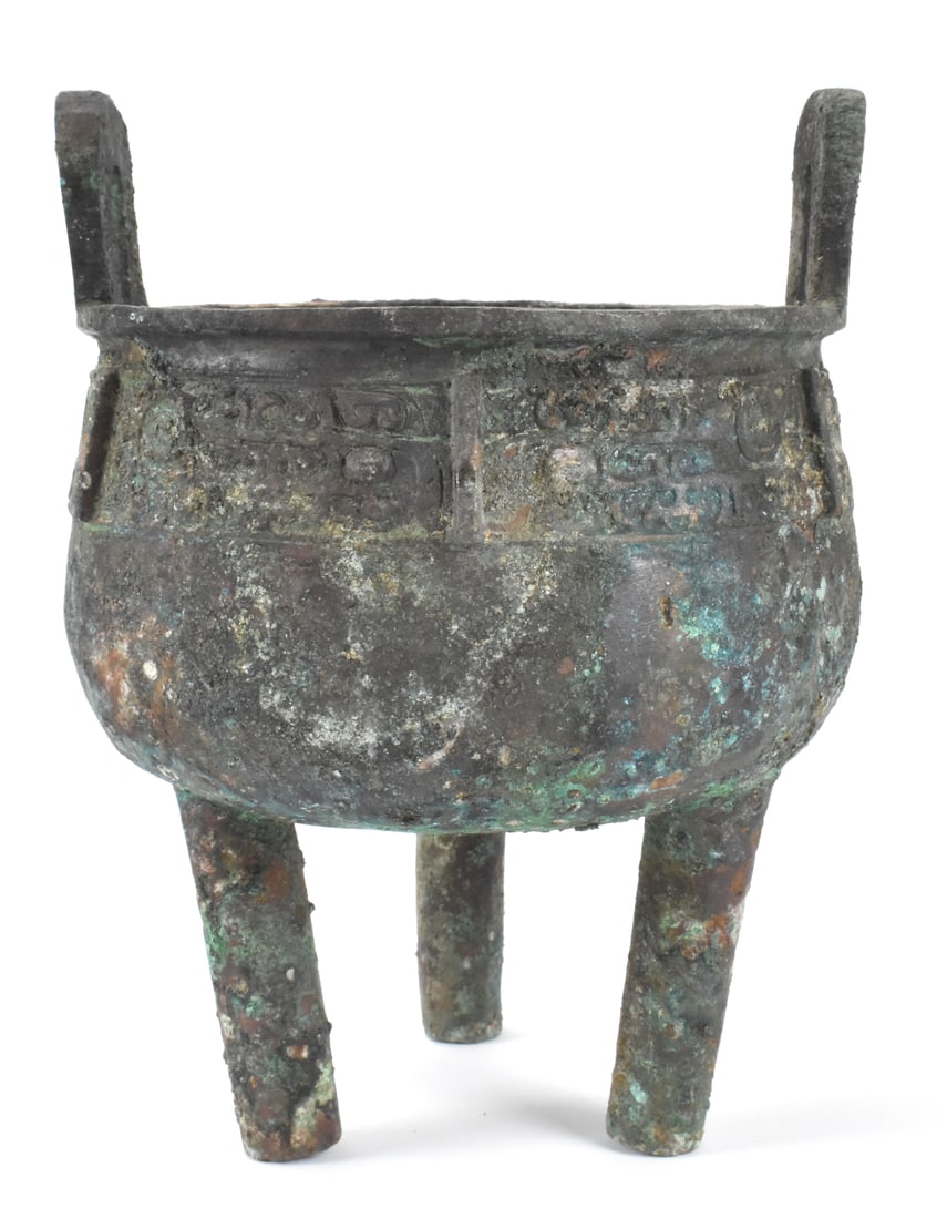 Chinese Archaic Bronze Ding Vessel, Westen Zhou D (1 of 11)