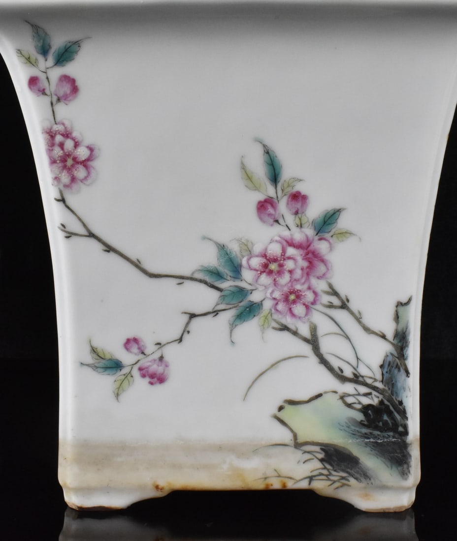 Pair of Chinese Famille Rose Planters,19th C. - 11