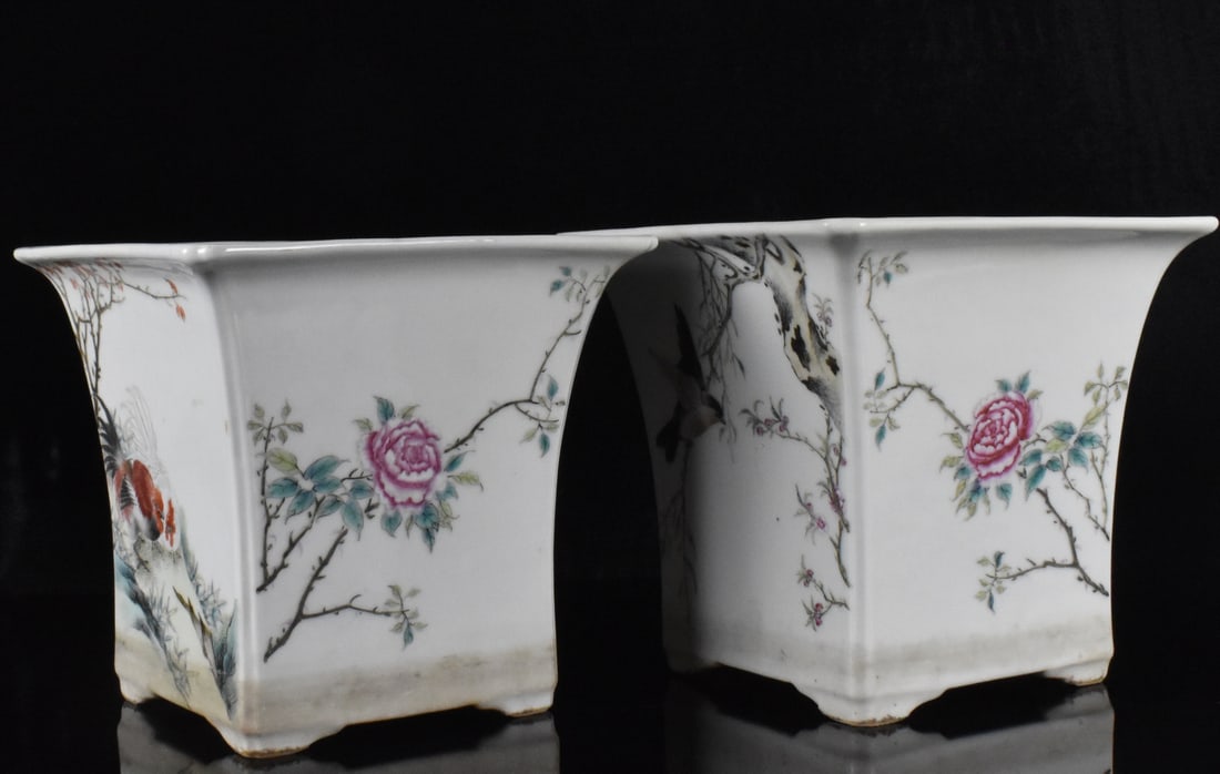 Pair of Chinese Famille Rose Planters,19th C. - 2
