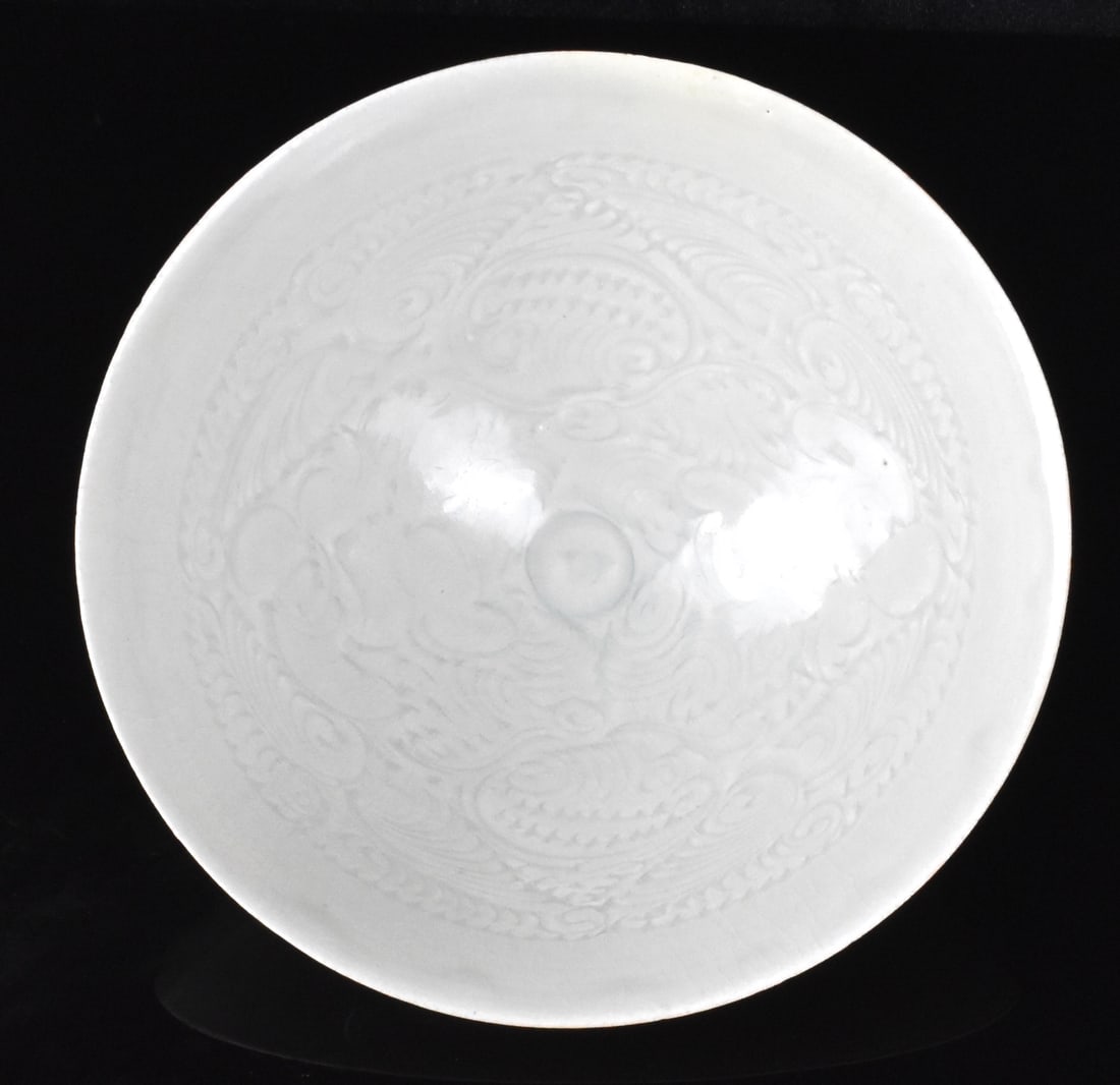 Chinese Qingbai Glazed "Boy" Bowl, Southern Song D (1 of 10)