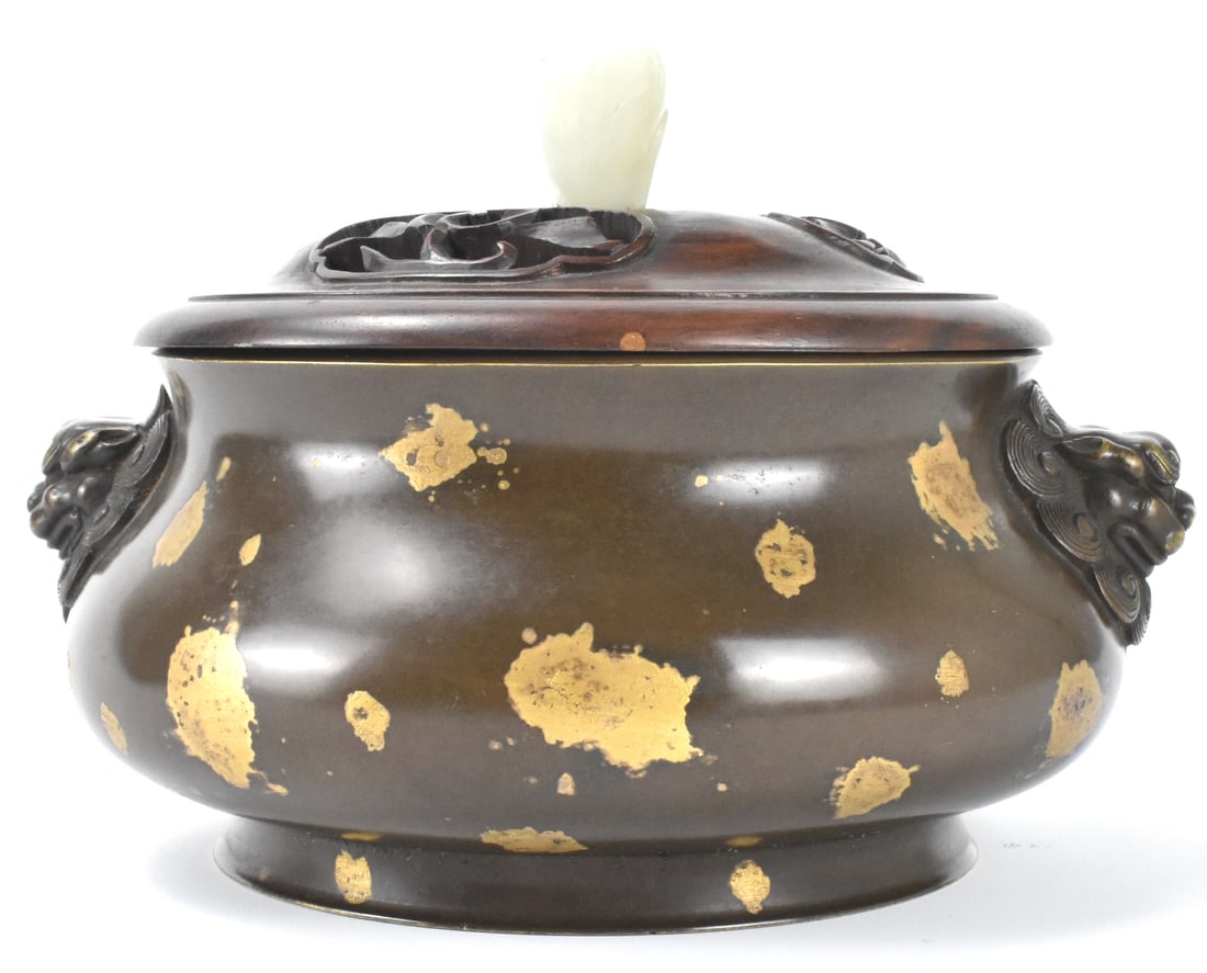 Chinese Gold Splash Censer w/ Jade Finial,18th C.: A Chinese gold splash censer with jade finial dating from the 18th century. Squat shape curving in to a wide mouth. A pair of foo lion head handles below the rim. scattered gold splash decoration arou