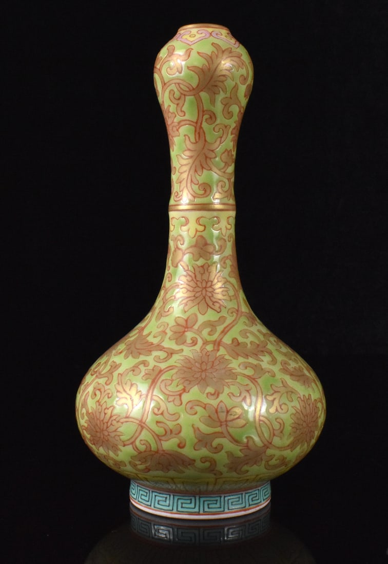 Chinese Gilt Enameled Garlic Head Vase (1 of 10)