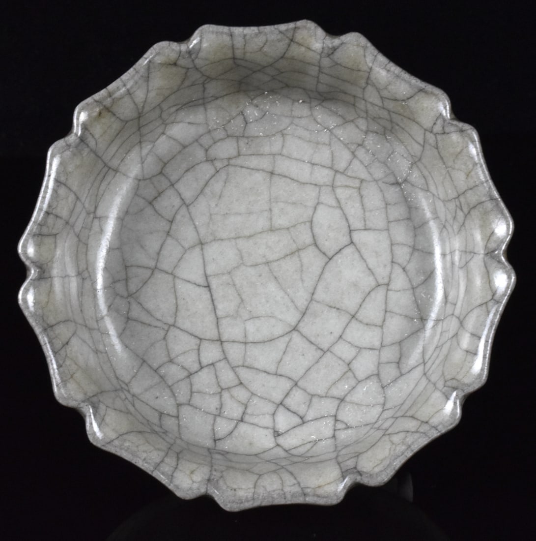 Chinese Guan Type Glazed Lobed Washer, Yuan D. (1 of 12)