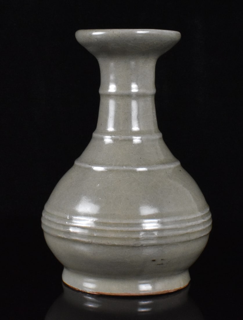 Chinese Longquan Celadon Glazed Vase,Ming Dynasty (1 of 12)