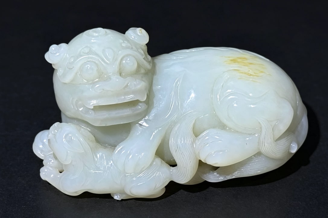 Chinese White Jade Caved Foo Lion (1 of 11)