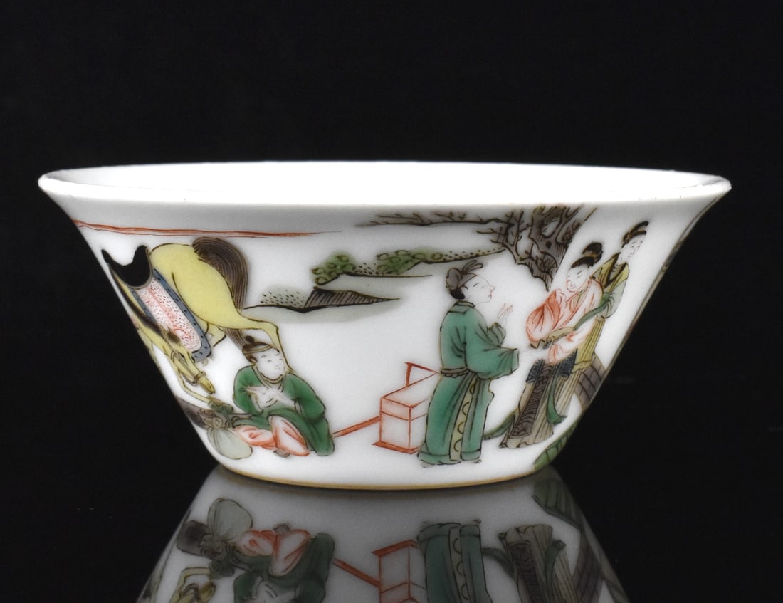 Chinese Famille Verte Figural Cup, Qing Dynasty