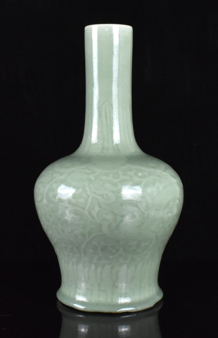 Chinese Celadon Glazed Dragon Vase,ROC Period (1 of 13)