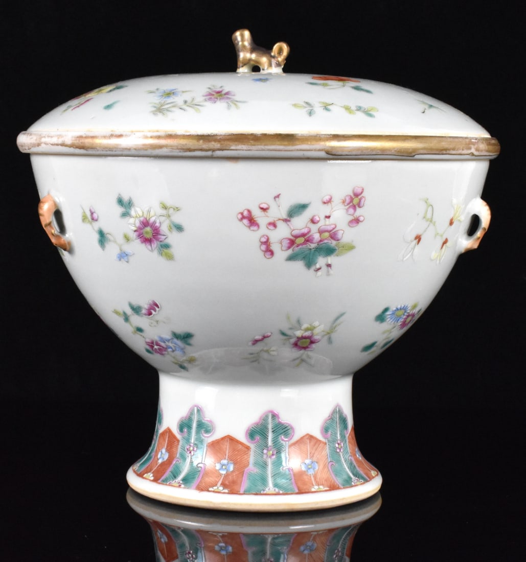 Chinese Famille Rose Stem Bowl & Cover,19th C.: A Chinese famille rose stem bowl and cover, dating from the 19th century. Over a tall stem base a rounded bowl shape with a plain bowl inside for food to be warmed in the basin below. With a gently ro