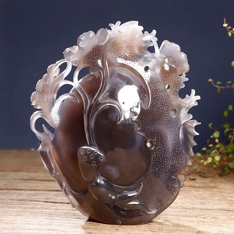 Exquisite natural agate carving statue: All products are 100% natural and certified, untreated, hand-carved, including a true certificate of identification.