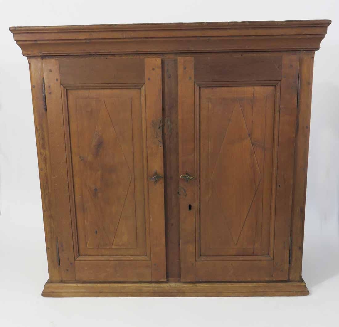 OHIO TABLE-TOP CUPBOARD (1 of 7)