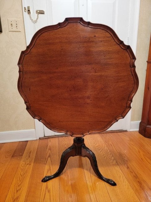 CHIPPENDALE-STYLE "PIE CRUST" TEA TABLE (1 of 4)