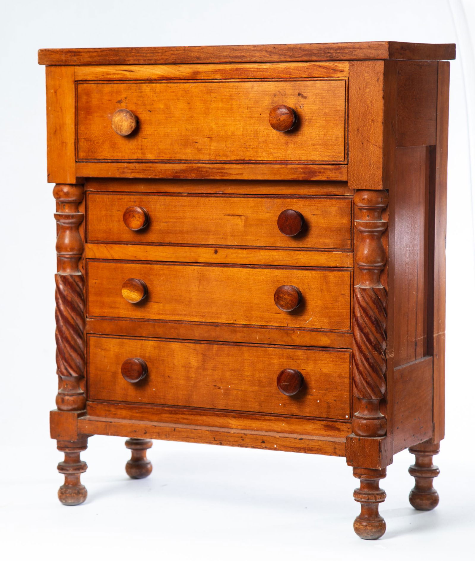 OHIO VALLEY CLASSICAL MINIATURE CHEST OF DRAWERS (1 of 4)