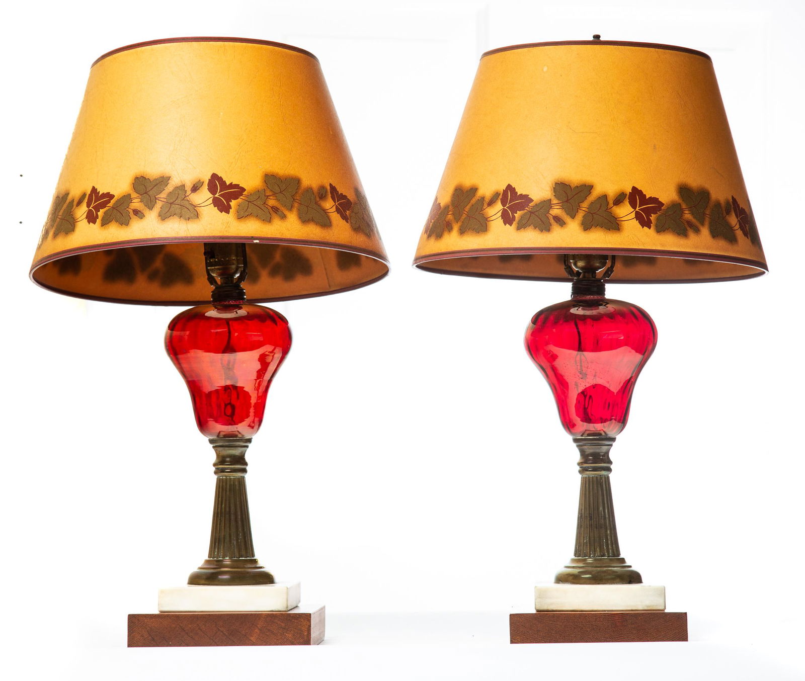 PAIR OF OIL LAMPS (1 of 6)