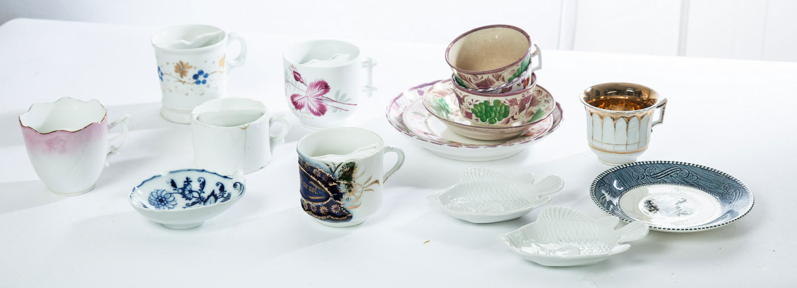 SMALL GROUP OF PORCELAIN (1 of 5)
