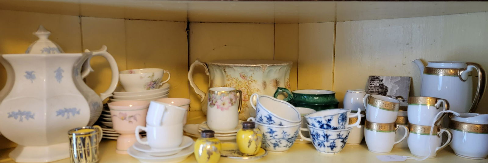 LARGE GROUP OF PORCELAIN (1 of 1)