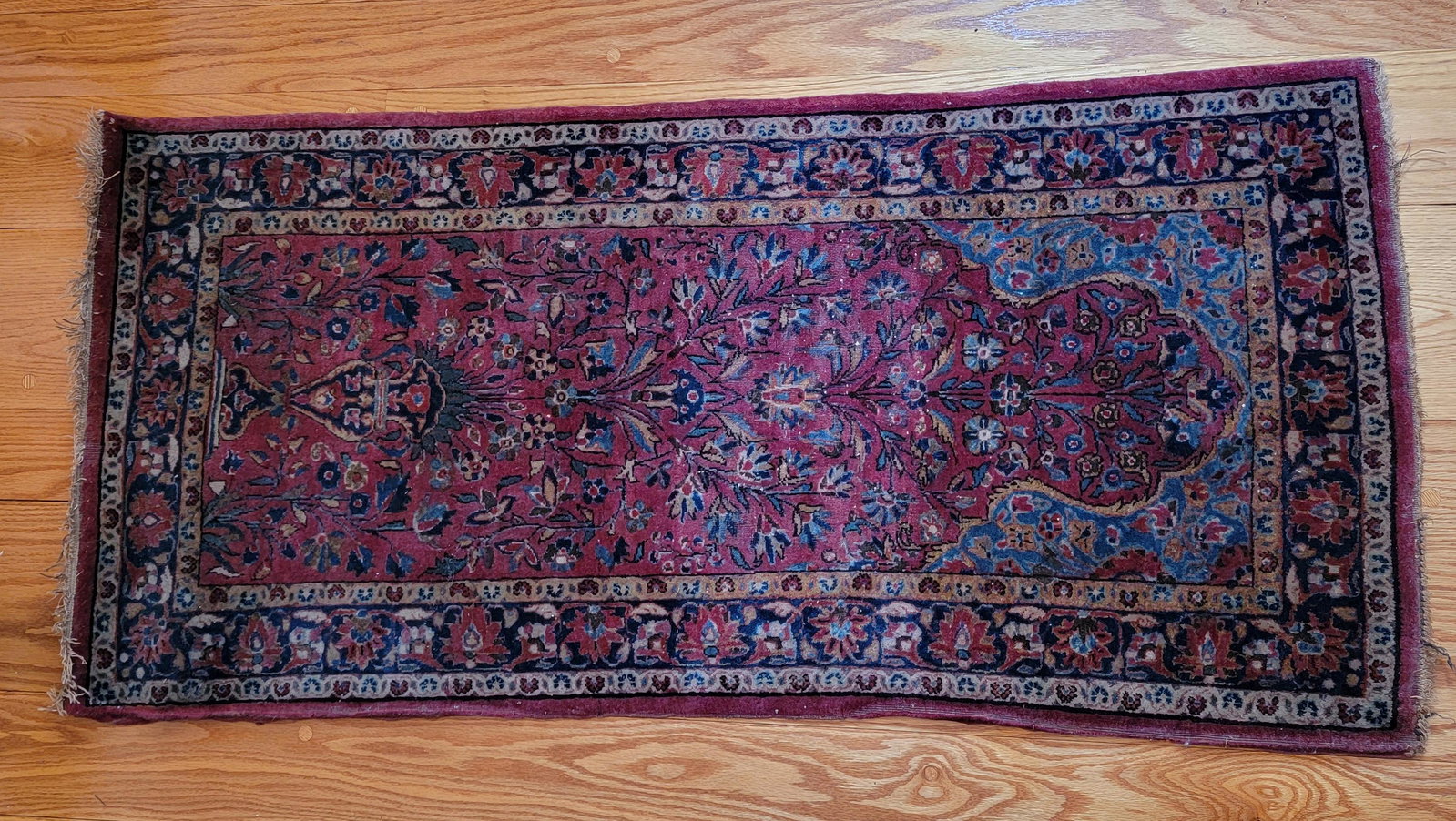 ORIENTAL AREA RUG: 3rd quarter-20th century. Approx. 4'6" x 2'. (R2)