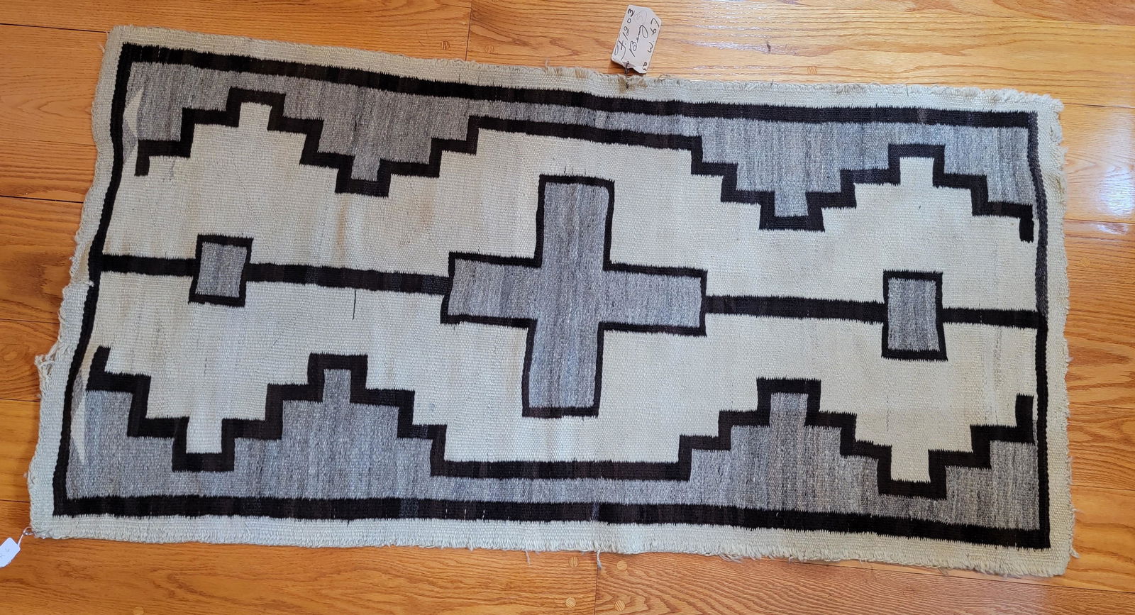 NAVAJO RUG / WEAVING (1 of 2)