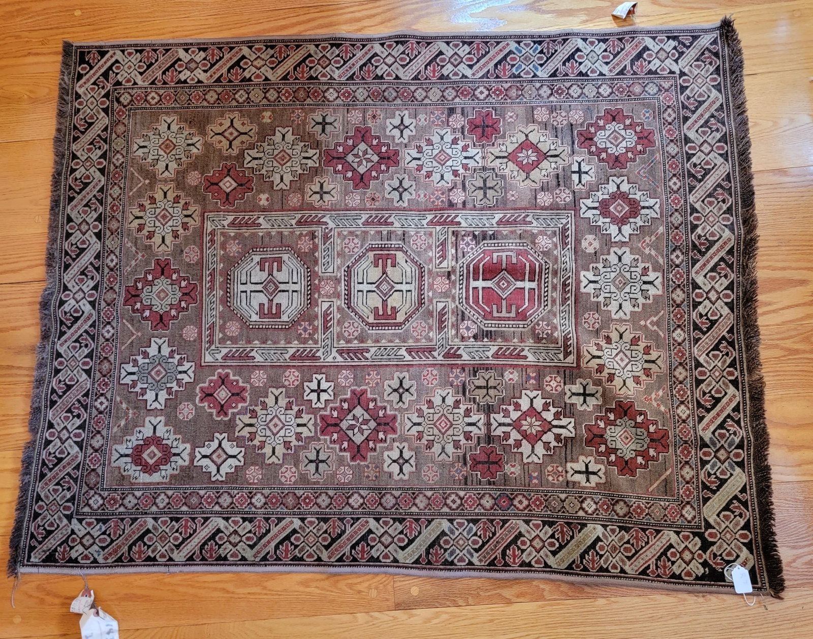 ORIENTAL AREA RUG: 3rd quarter-20th century. Approx. 4'6" x 3'6". (R7)