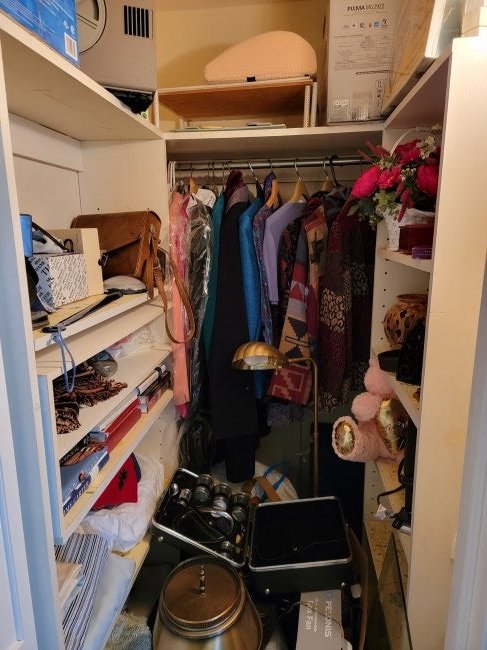 CLOSET CLEAN-OUT LOT (1 of 4)