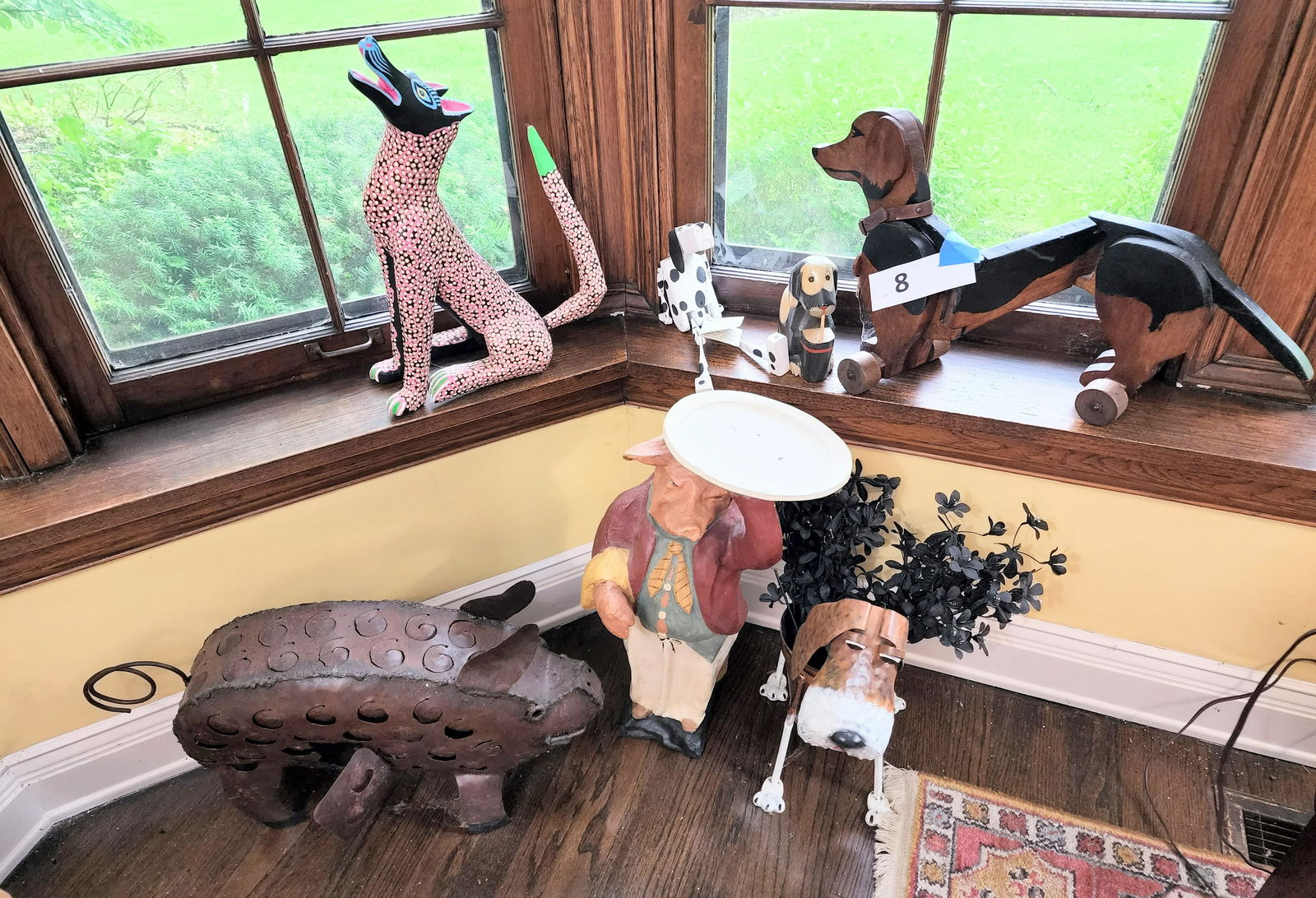 COLLECTION OF DECORATIVE ANIMALS (1 of 4)