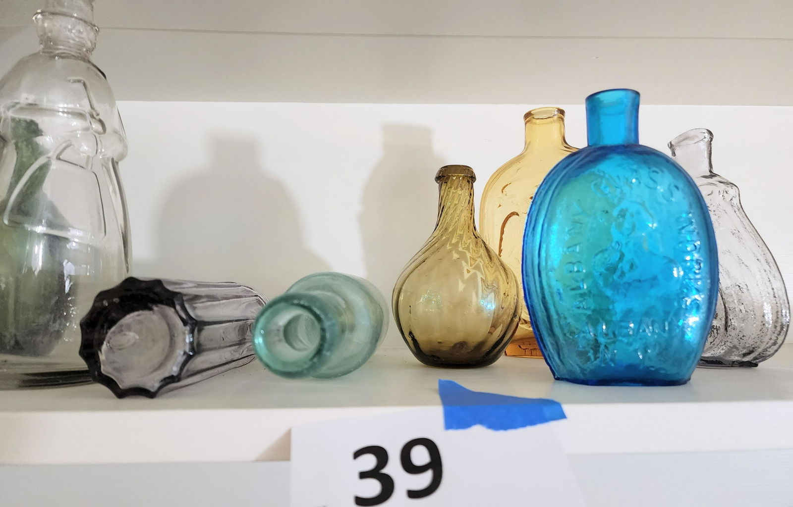 BOTTLES AND FLASKS INCL SCARCE HISTORIC FLASK (1 of 14)