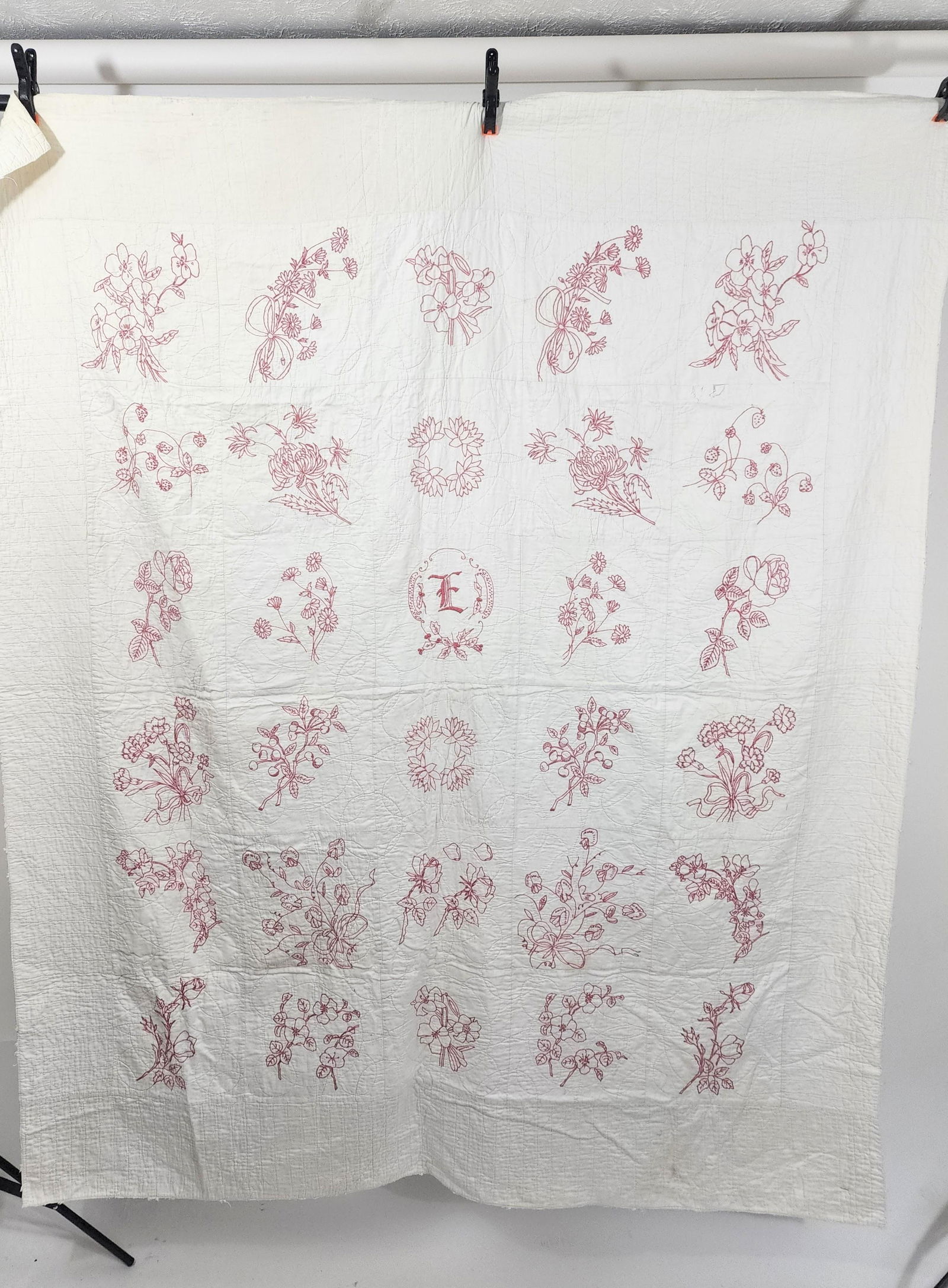 AMERICAN EMBROIDERED QUILT (1 of 6)