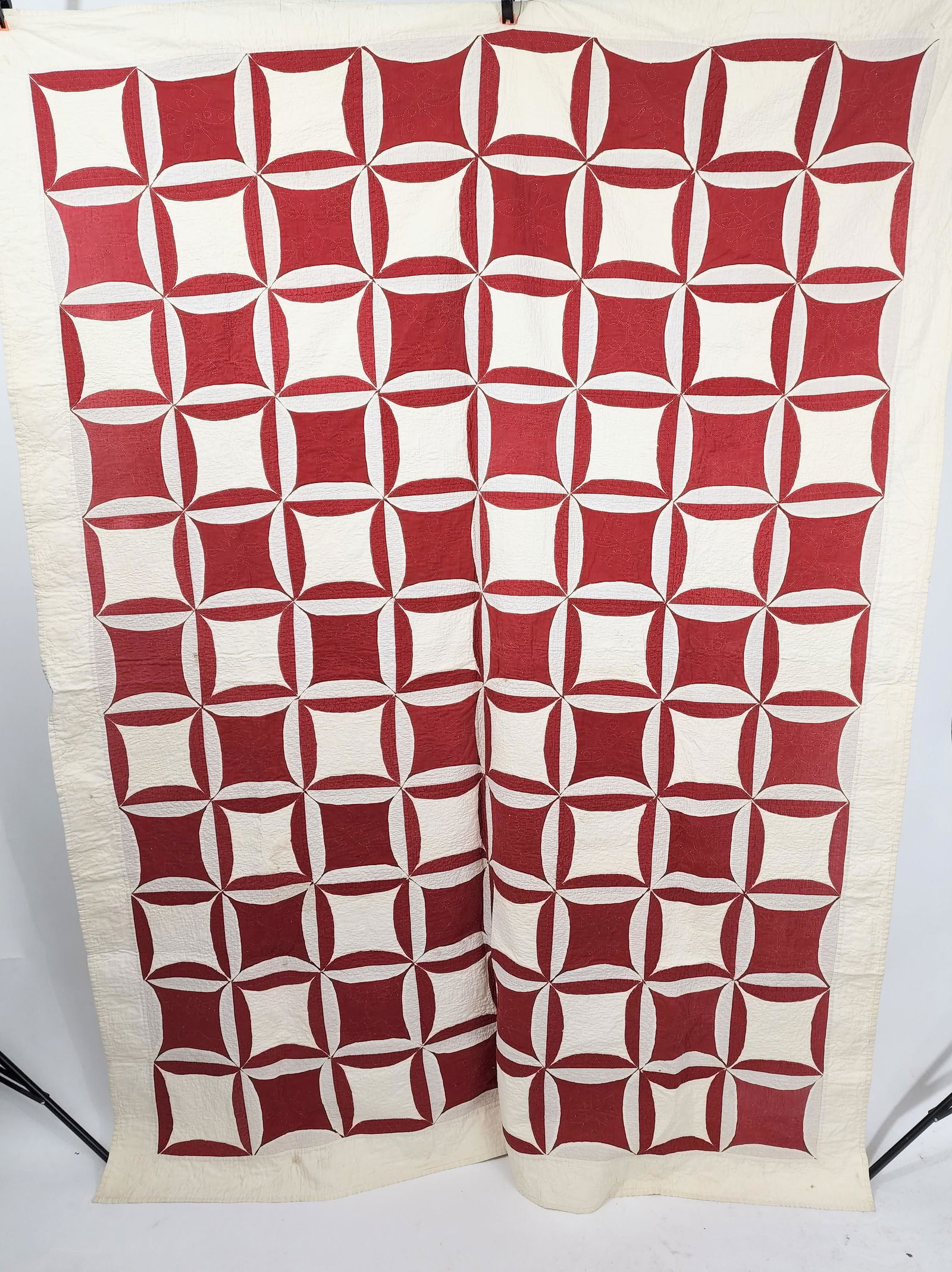 AMERICAN RED AND WHITE PIECED QUILT (1 of 5)