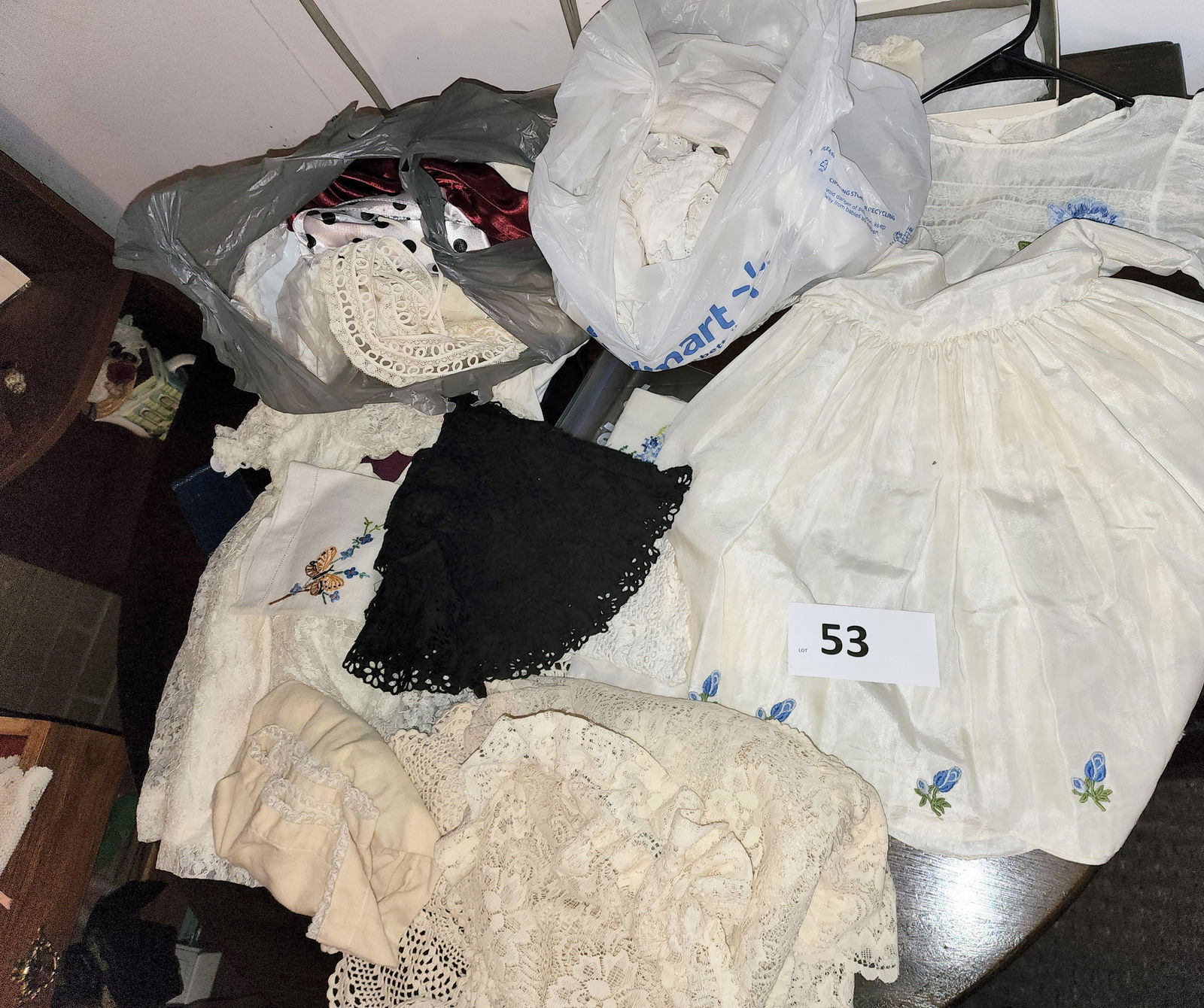 LOT OF VINTAGE LINENS: Various ages and sizes. Includes some clothing.