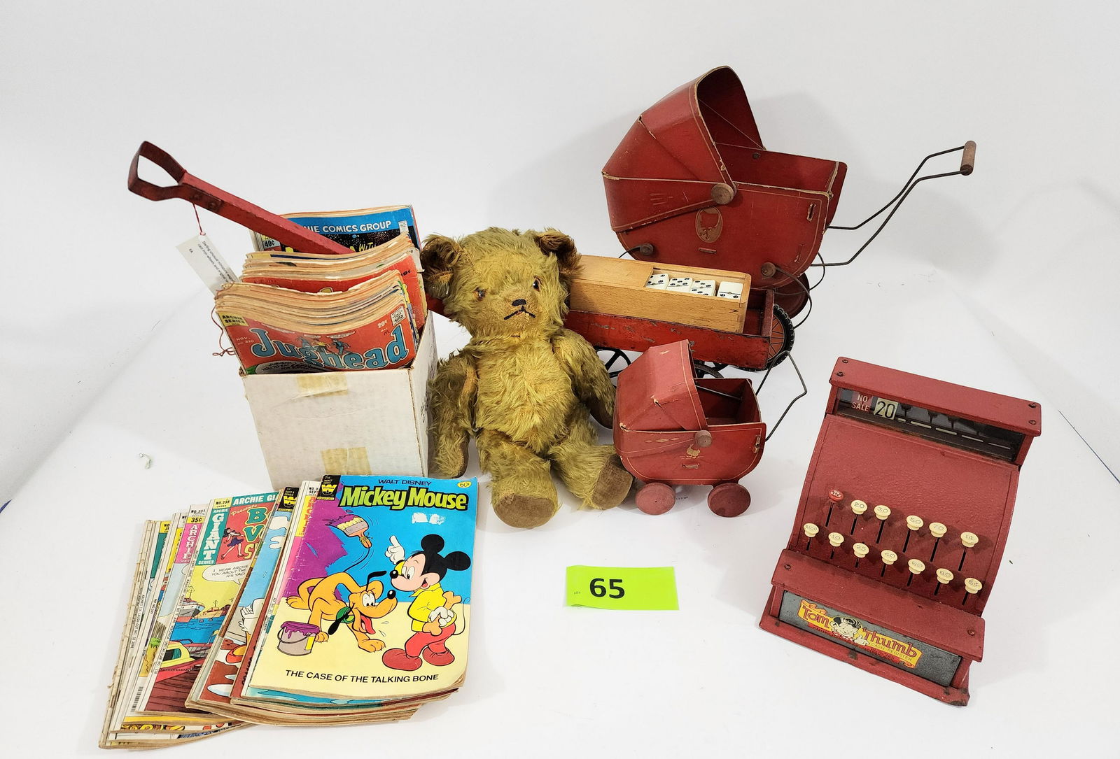 COLLECTION OF VINTAGE CHILDREN'S TOYS (1 of 6)