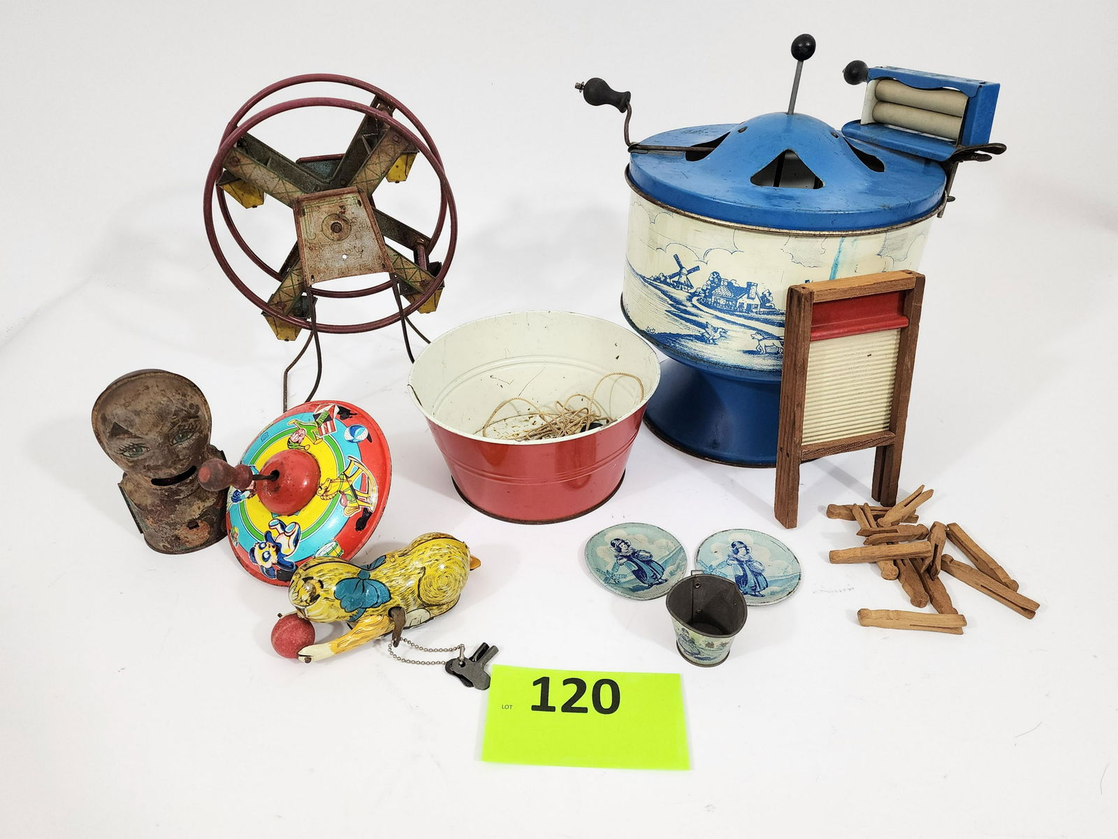 LARGE GROUP OF TIN LITHO CHILDREN'S TOYS (1 of 7)