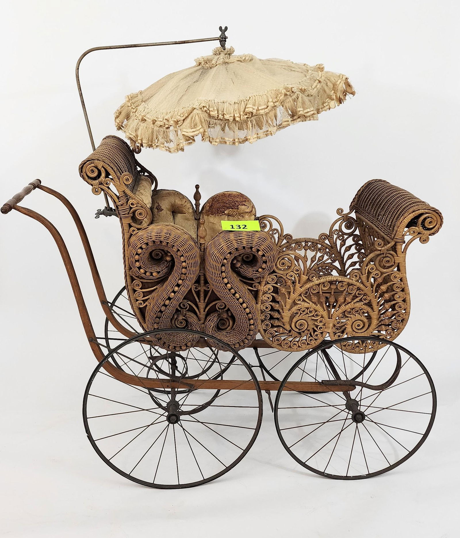 FANCY VICTORIAN WAKEFIELD BABY CARRIAGE (1 of 9)